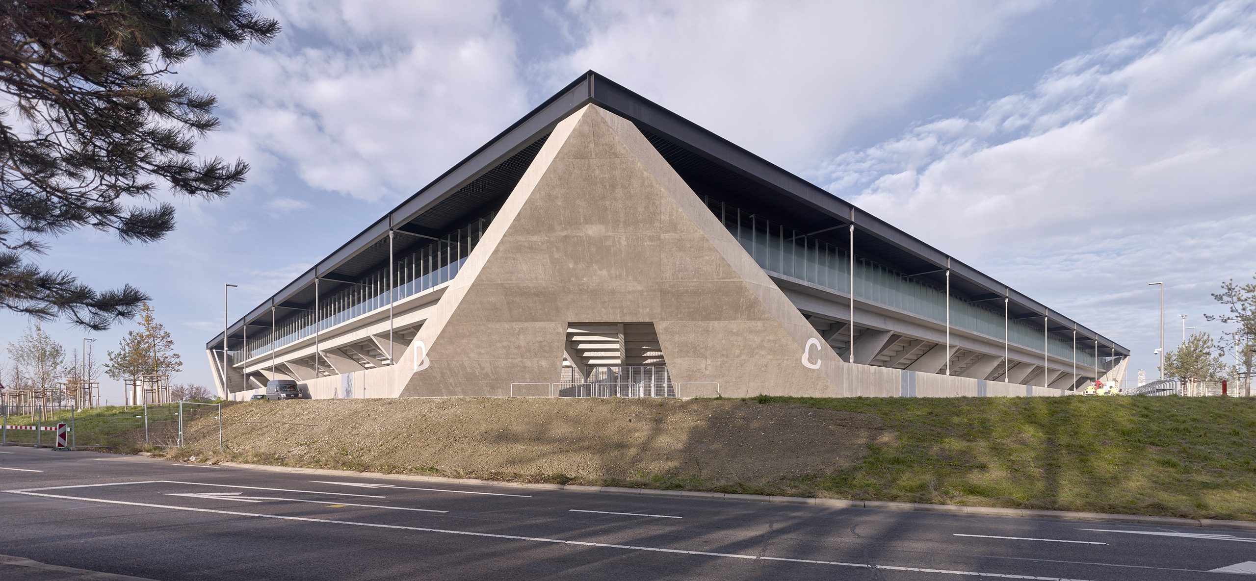 Stade de la Tuilière, Lausanne